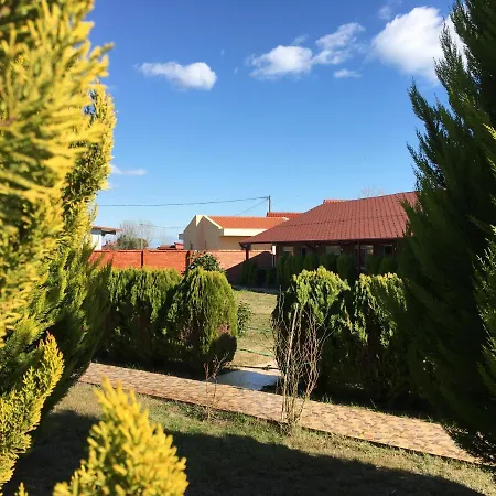 Kitrino Bed & Breakfast *